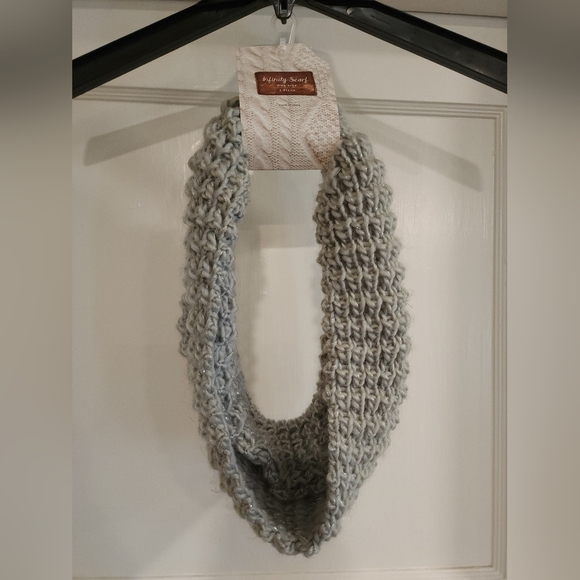 GERTEX Crochet Infinity Scarf - Picture 1 of 3